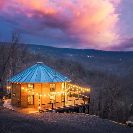 Skyline Yurt: Hot Tub~Wood Stove~Wifi~Evcharger Villa